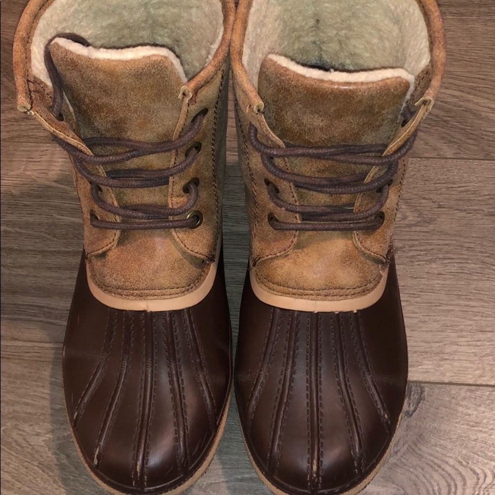 Bamboo duck boots